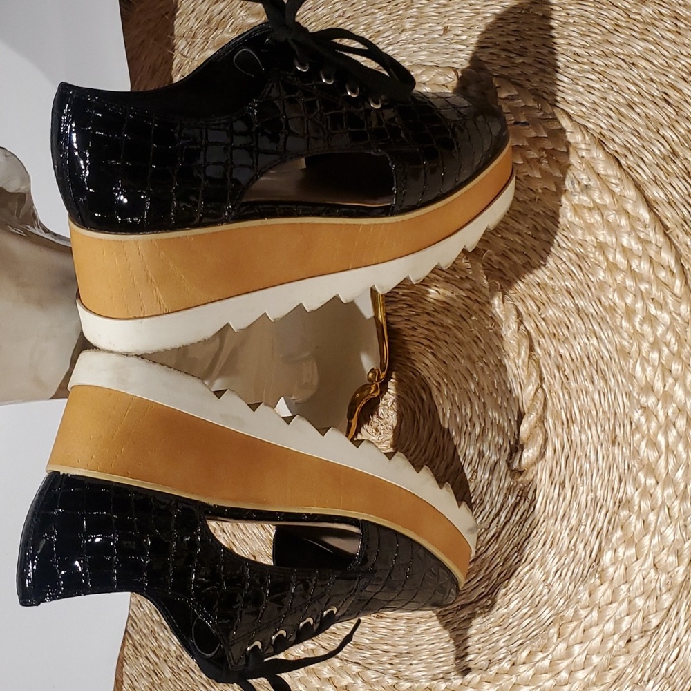 Aldo patent cut out platforms (7.5)